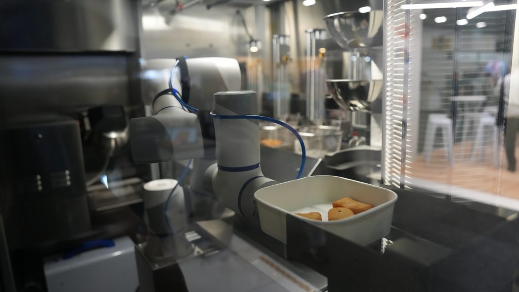 Ai And Robotics: Solving The Problems That Matter In Foodservice Dsc05733 resized